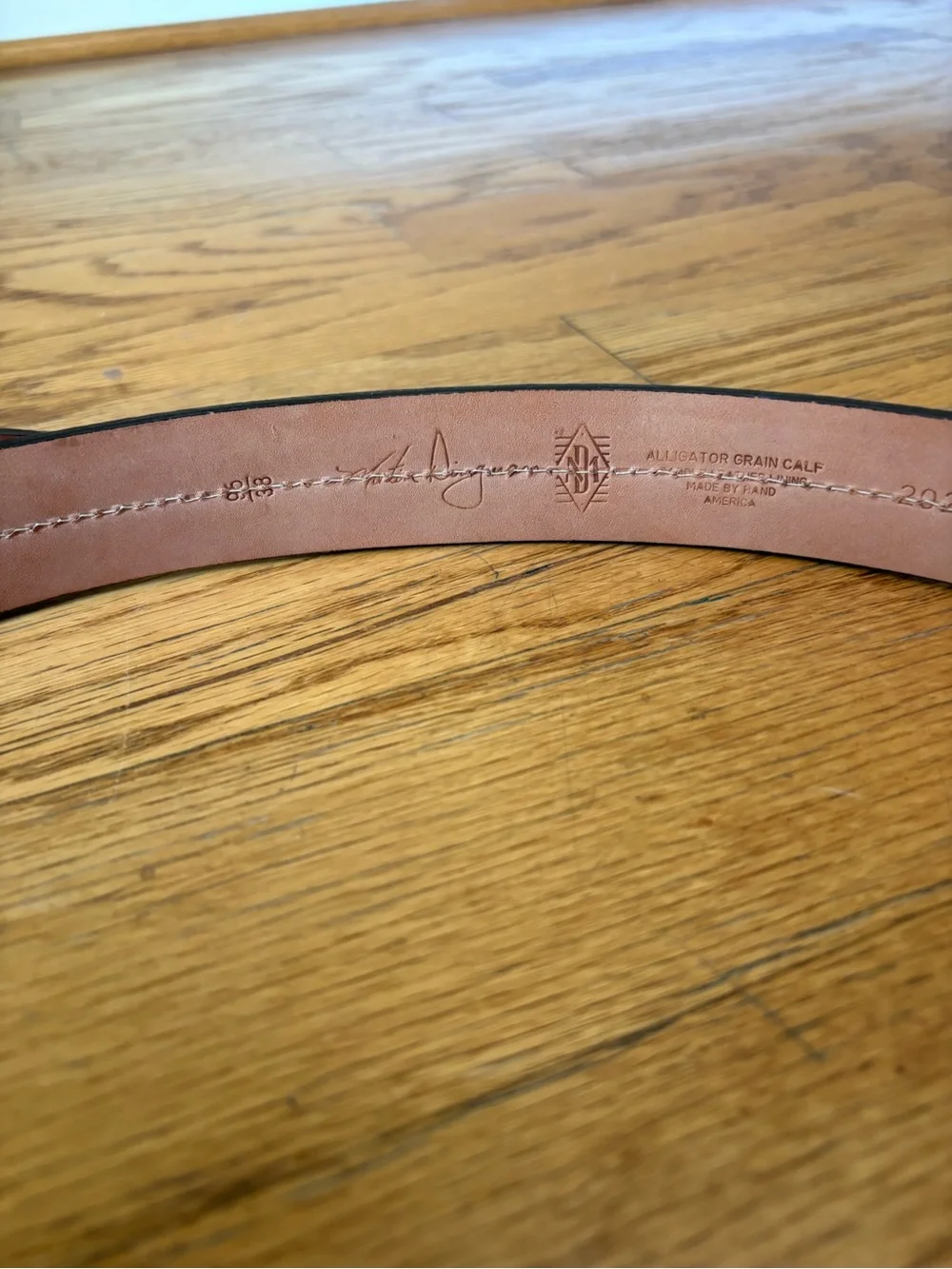 Alligator Grain Chestnut Brown Calf Leather Men’s Size 38 Belt Gold Buckle